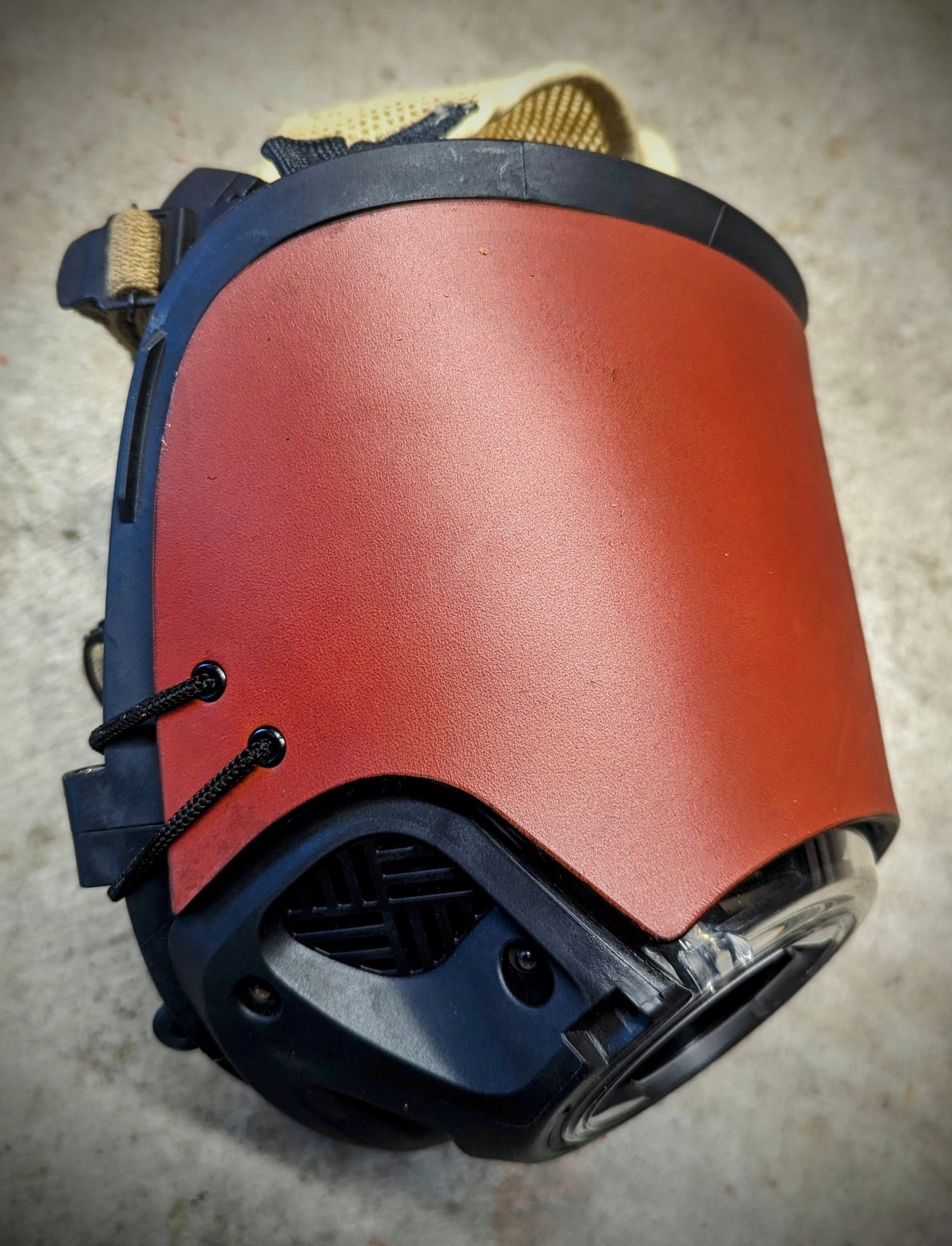 Hazelnut leather Scott C5 SCBA mask cover – additional product view 5
