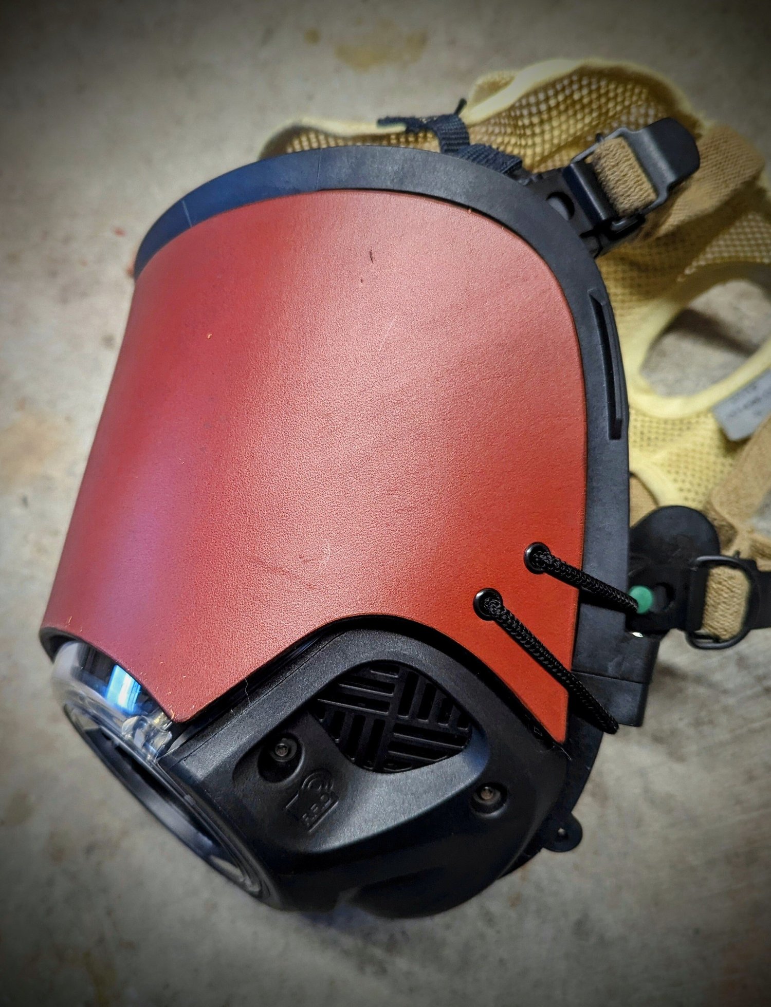 Hazelnut leather Scott C5 SCBA mask cover – additional product view 7