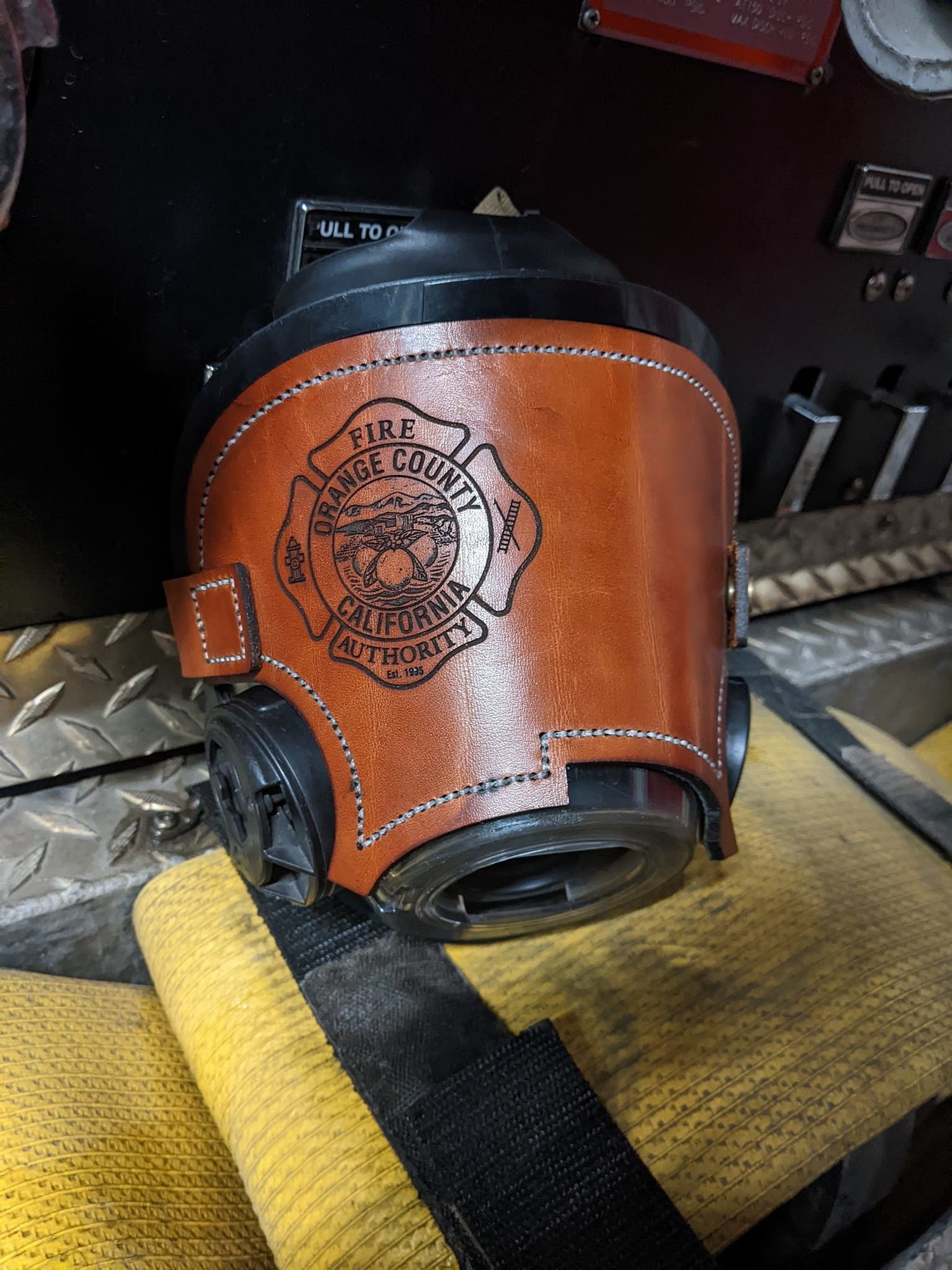 Hazelnut leather Scott AV-3000 SCBA mask cover – additional product view 5