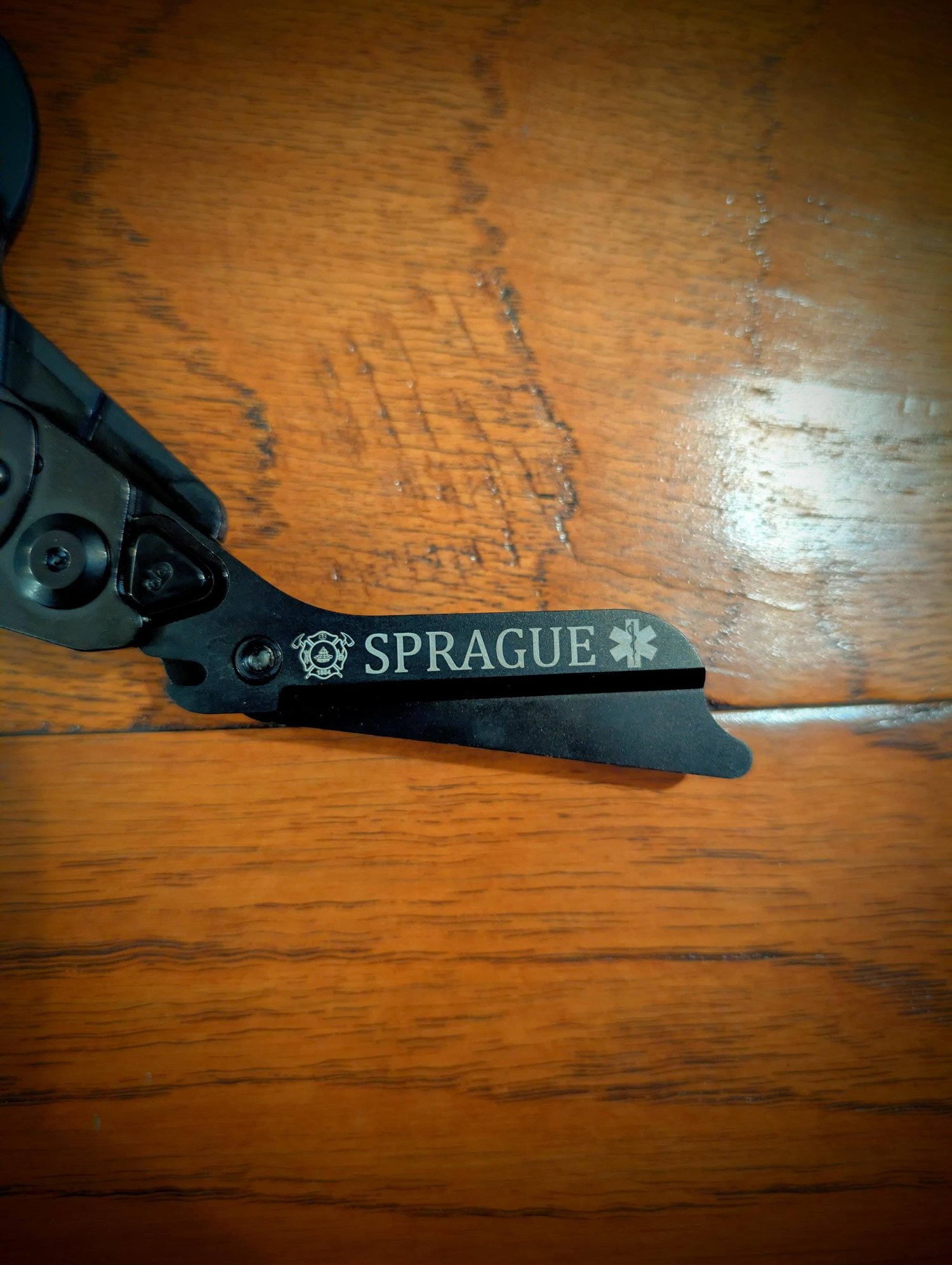 Personalized 6-in-1 trauma shears for EMT, EMS and firefighters – additional product view 2