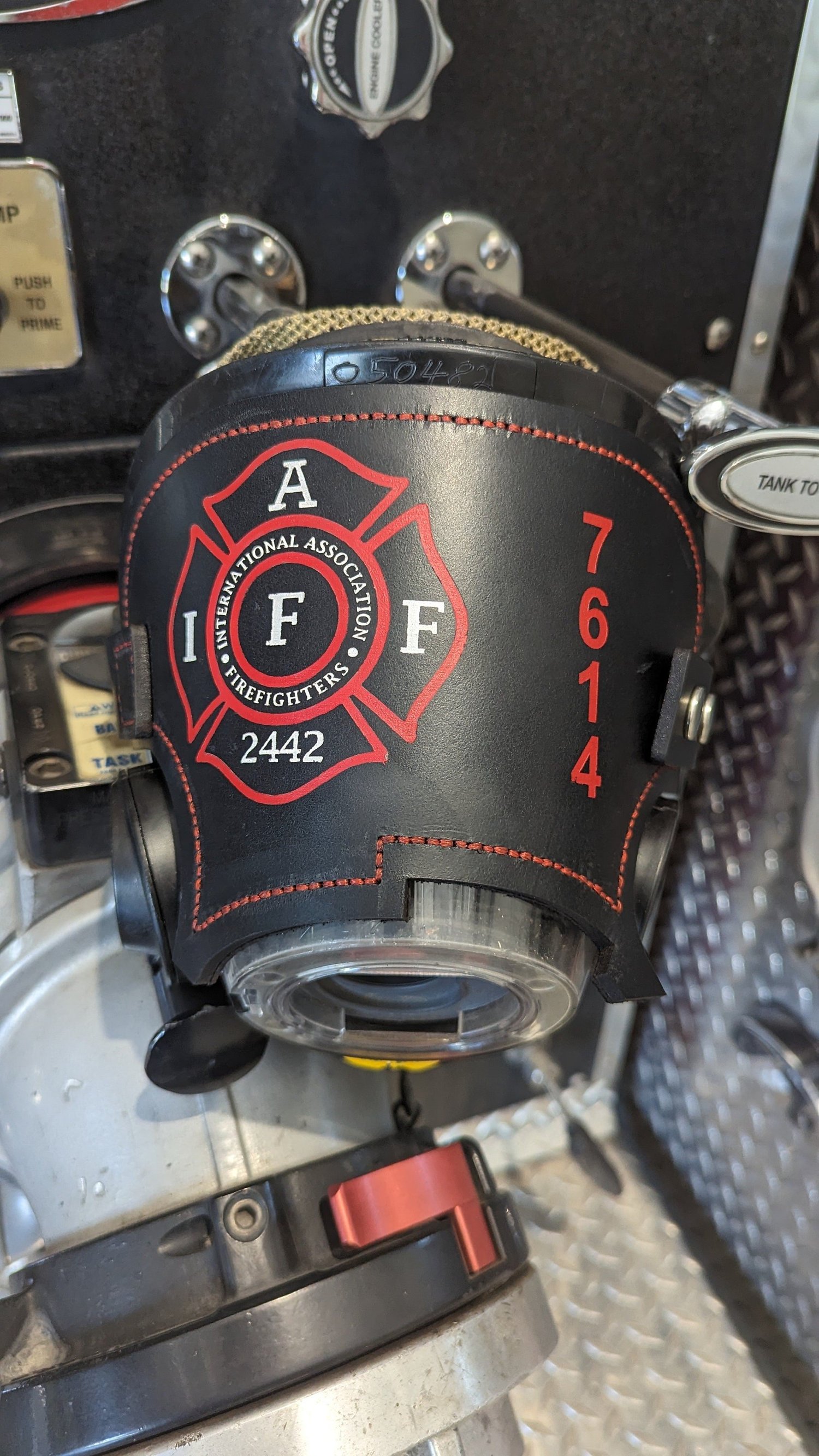 Black leather Scott AV-3000 SCBA mask cover – additional product view 3